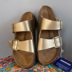 Birkenstock Women’s Metallic Gold Sandals NWT SZ EU 40/ US 9